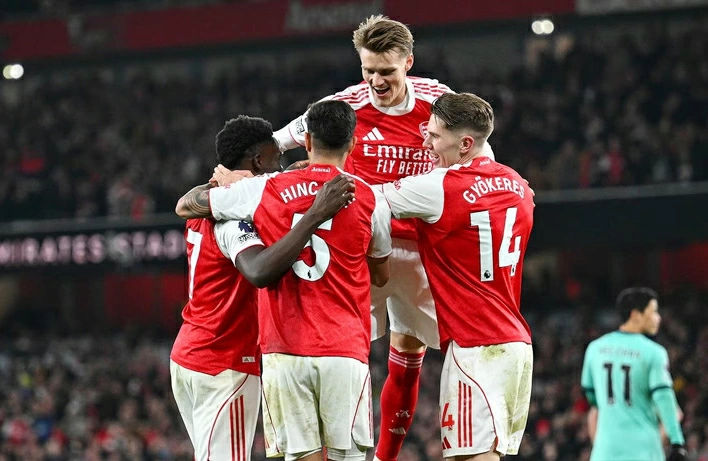 Arsenal Premier League title chances boosted amid Liverpool decline