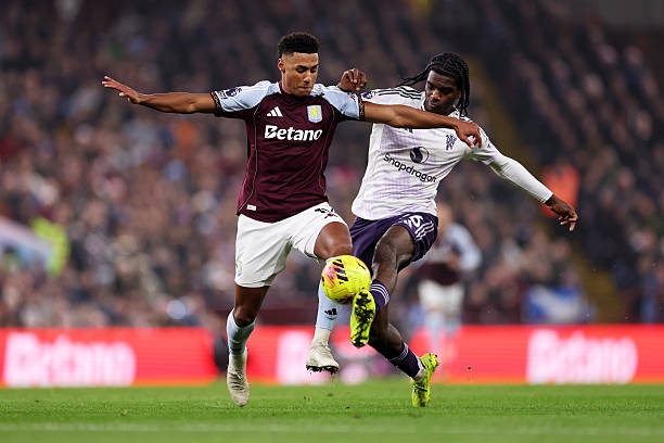 Morgan Rogers celebrates decisive goal in Aston Villa vs Man United at Villa Park