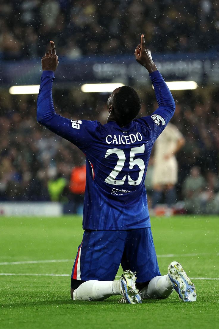 Chelsea Face Midfield Crisis as Moyes' Reinvigorated Everton Eye Historic Breakthrough