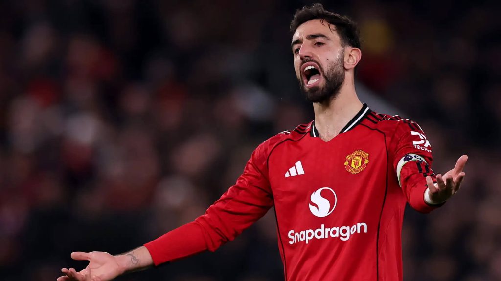 Bruno Fernandes in Manchester United kit ruled out of Man United vs Newcastle Boxing Day match