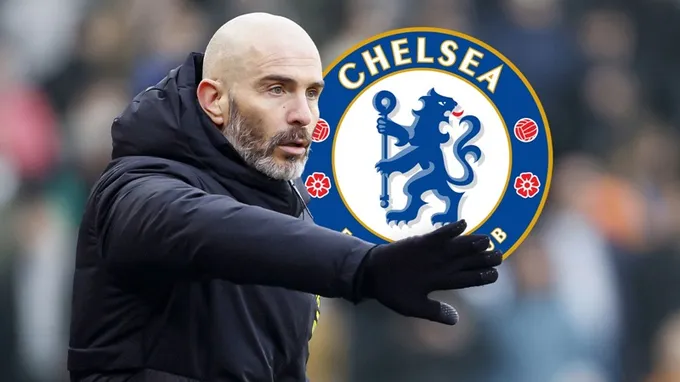 Enzo Maresca on the touchline at Stamford Bridge amid Chelsea tension