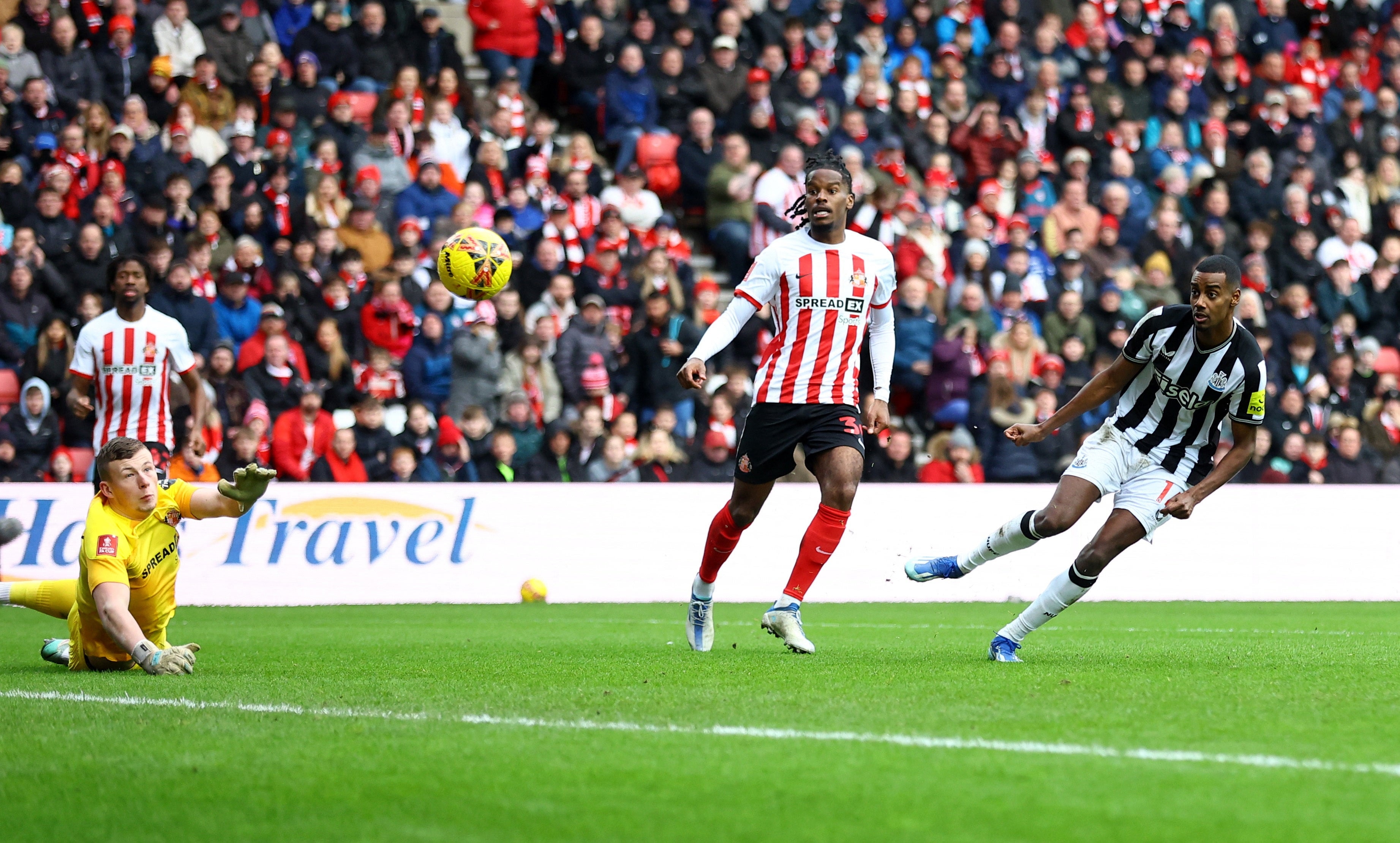 Sunderland Strike Past Newcastle in Intense Tyne-Wear Derby Clash